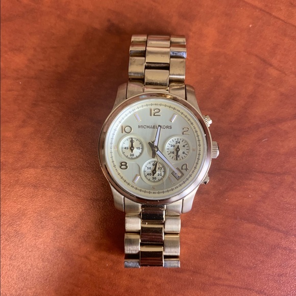 Michael Kors Gold watch - Picture 2 of 5